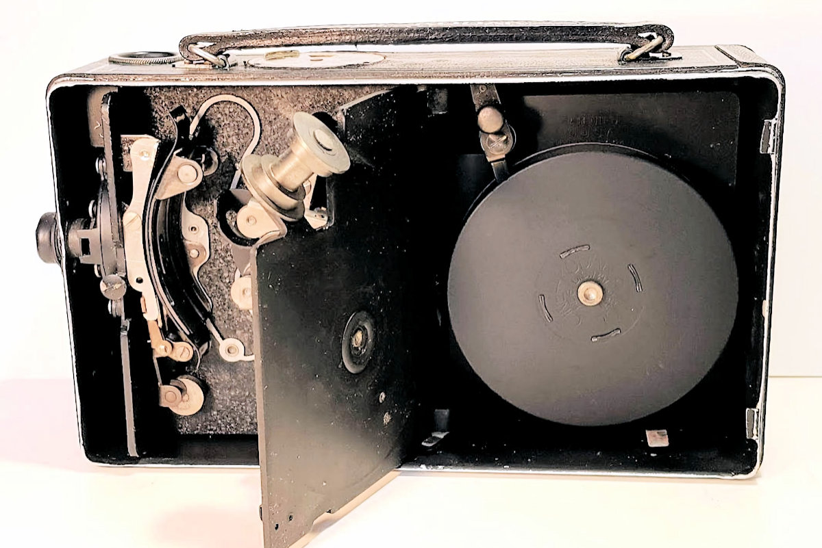 Camera Cine-Kodak Modl B - chargement